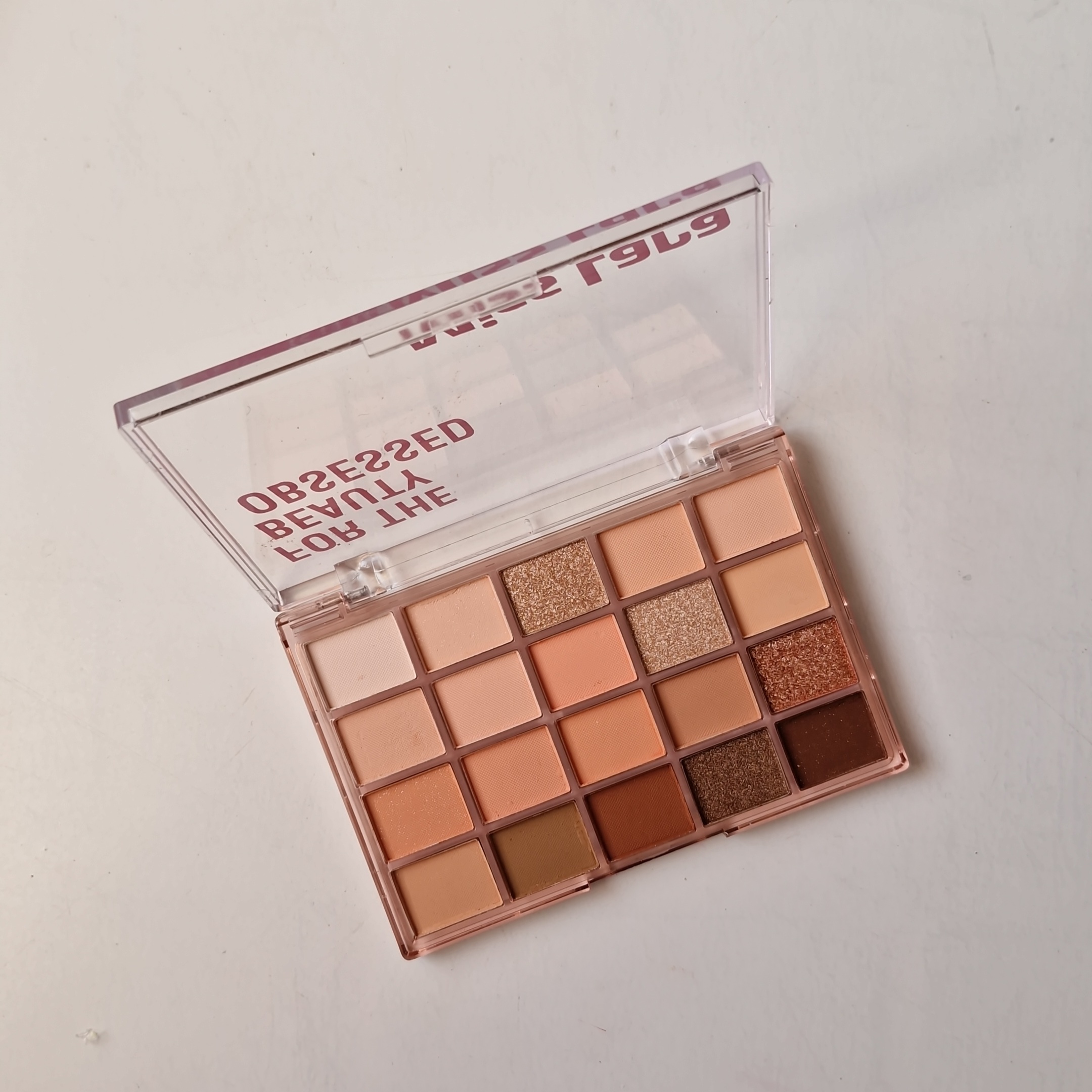 سایه رنگ پوست 🤍